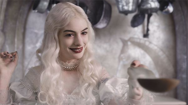 Anne Hathaway Alice in Wonderland movie image (1).jpg